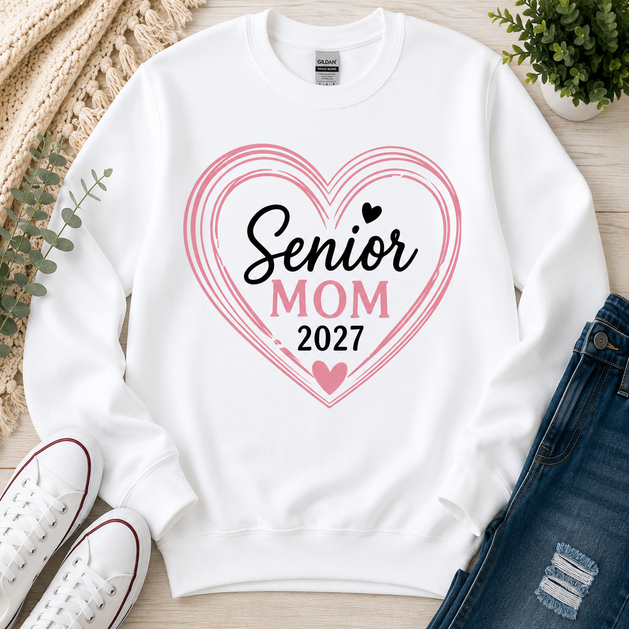 Senior Mom Heart 2027 | T-Shirts, Sweatshirt & Hoodie